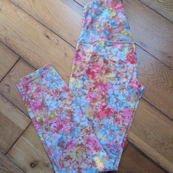 Lululemon Unlimit High Rise Tights 25"  Inflorescence Multi Size 4 - Picture 7 of 7